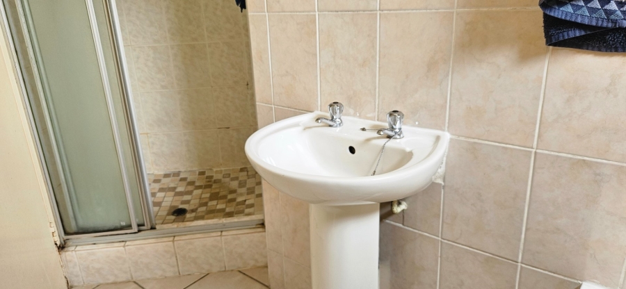 2 Bedroom Property for Sale in Bromhof Gauteng