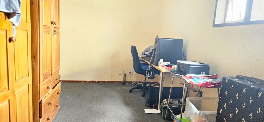 2 Bedroom Property for Sale in Bromhof Gauteng