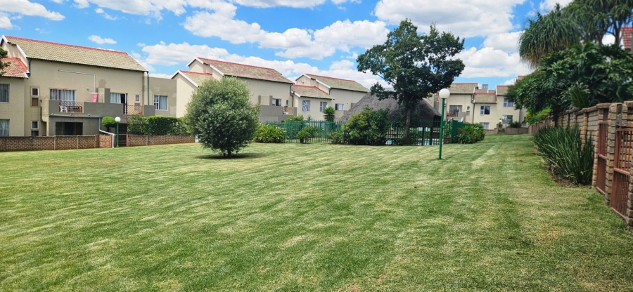 2 Bedroom Property for Sale in Bromhof Gauteng