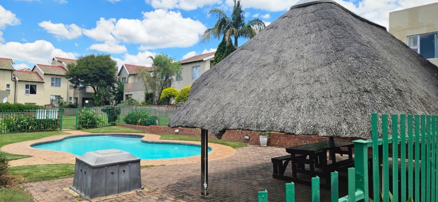 2 Bedroom Property for Sale in Bromhof Gauteng