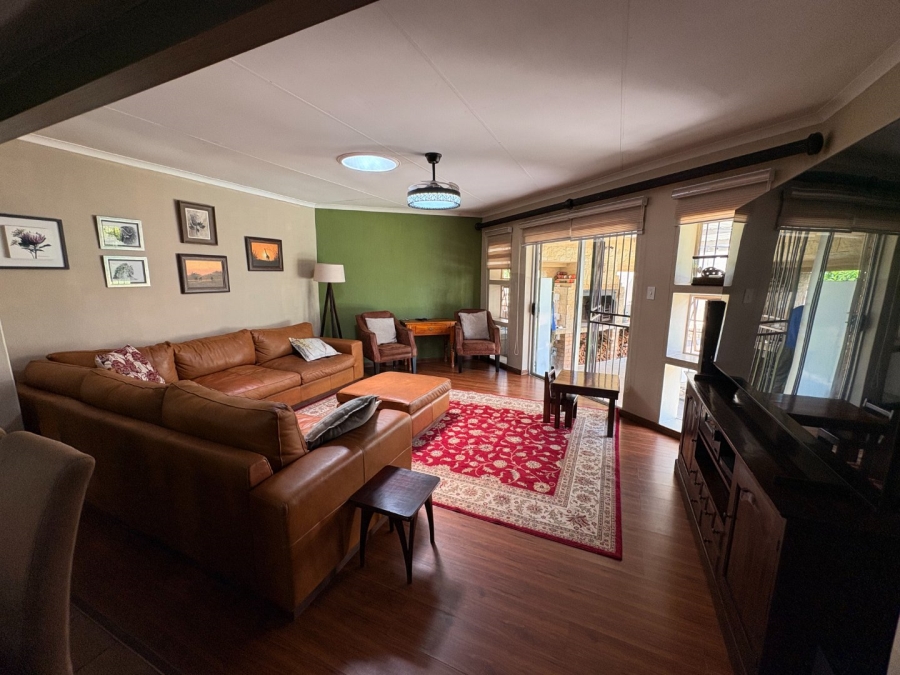 5 Bedroom Property for Sale in Garsfontein Gauteng