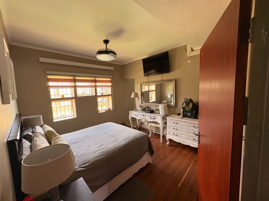 5 Bedroom Property for Sale in Garsfontein Gauteng