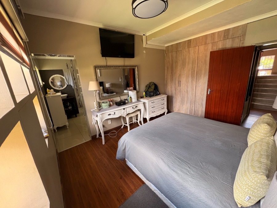 5 Bedroom Property for Sale in Garsfontein Gauteng