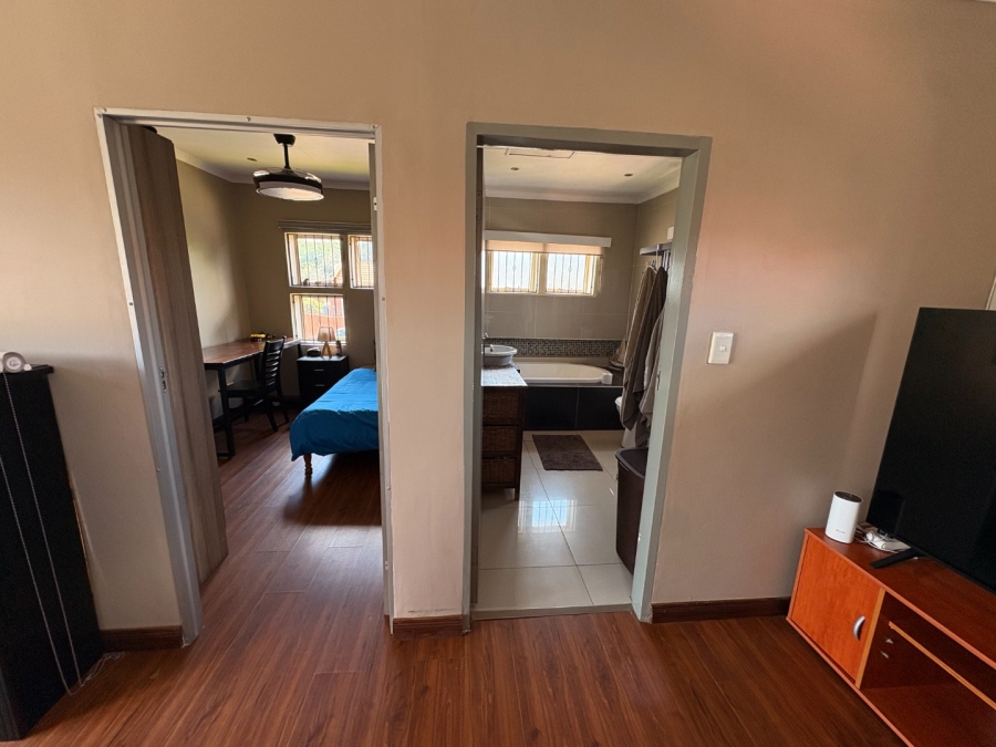 5 Bedroom Property for Sale in Garsfontein Gauteng