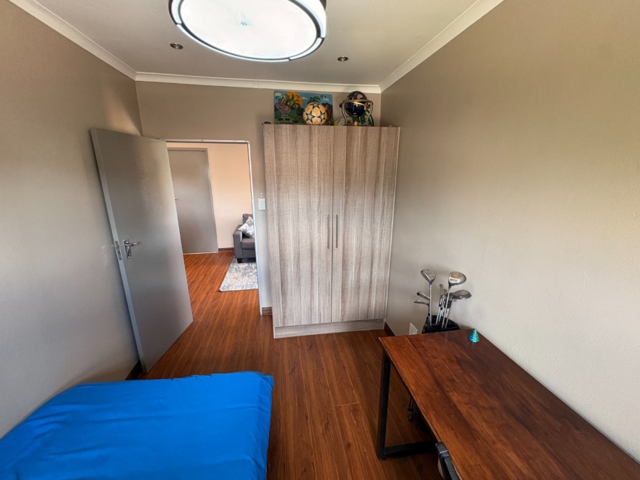 5 Bedroom Property for Sale in Garsfontein Gauteng