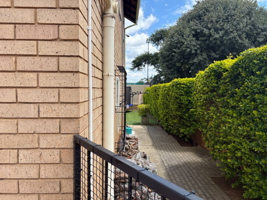5 Bedroom Property for Sale in Garsfontein Gauteng