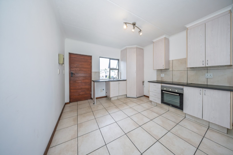 2 Bedroom Property for Sale in Greenstone Hill Gauteng