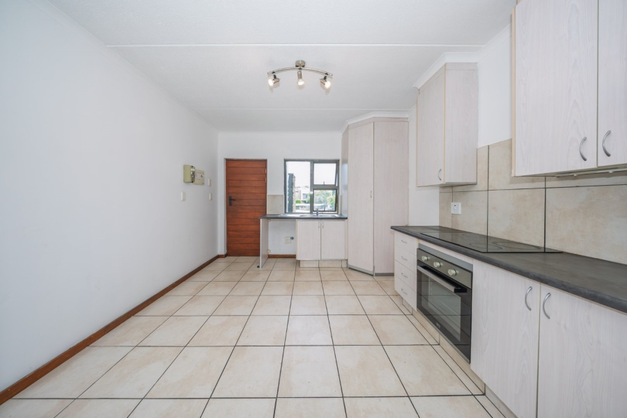 2 Bedroom Property for Sale in Greenstone Hill Gauteng