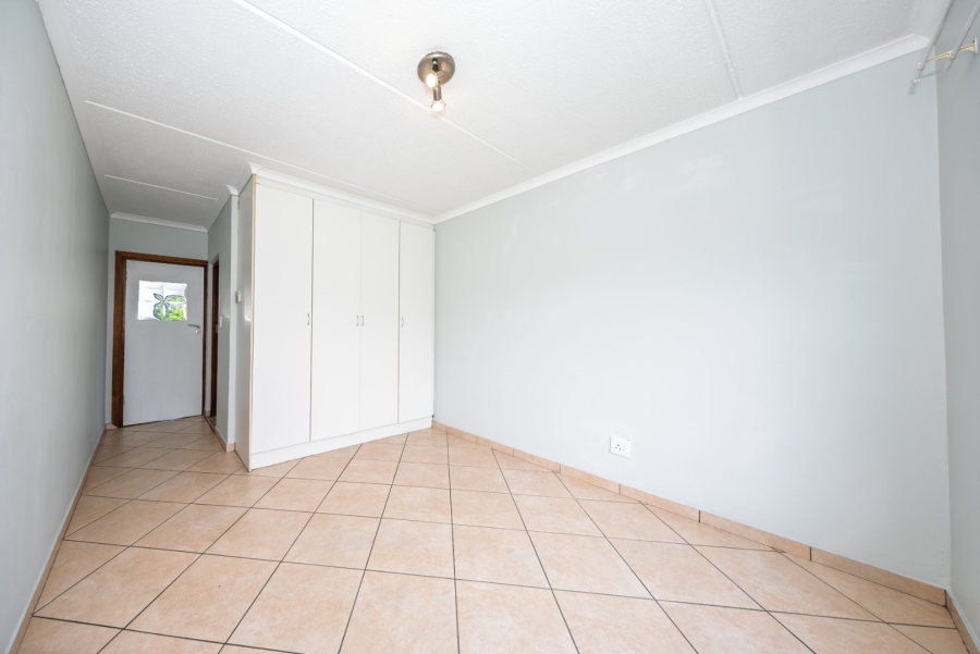 2 Bedroom Property for Sale in Greenstone Hill Gauteng