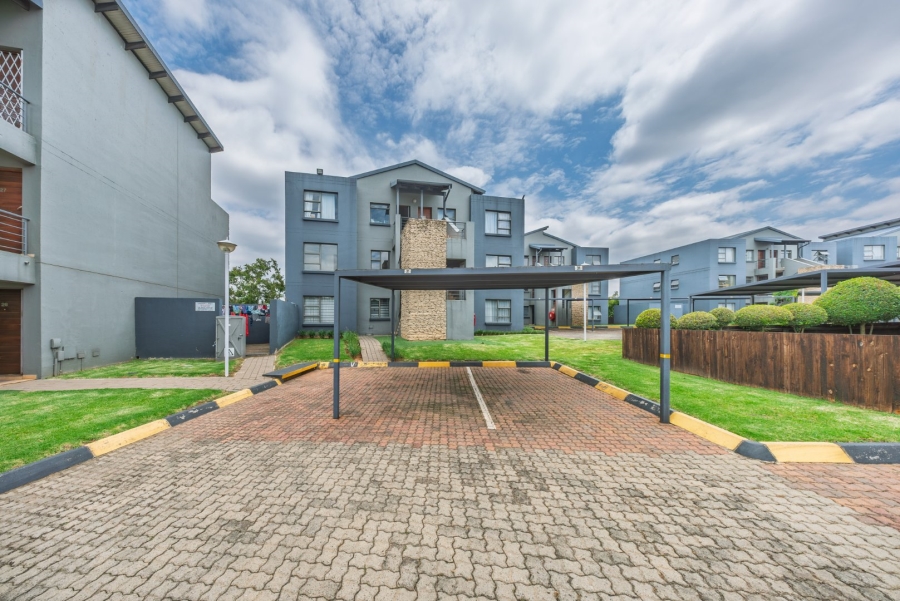 2 Bedroom Property for Sale in Greenstone Hill Gauteng