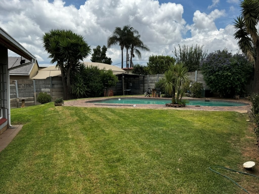 4 Bedroom Property for Sale in Birchleigh Gauteng