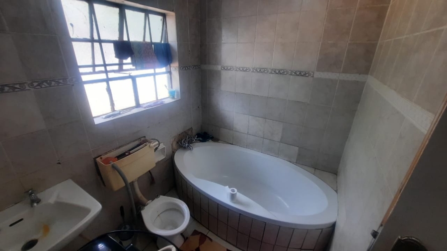 3 Bedroom Property for Sale in Birchleigh North Gauteng