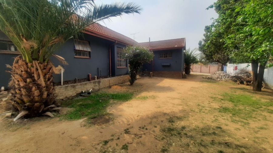 3 Bedroom Property for Sale in Birchleigh North Gauteng