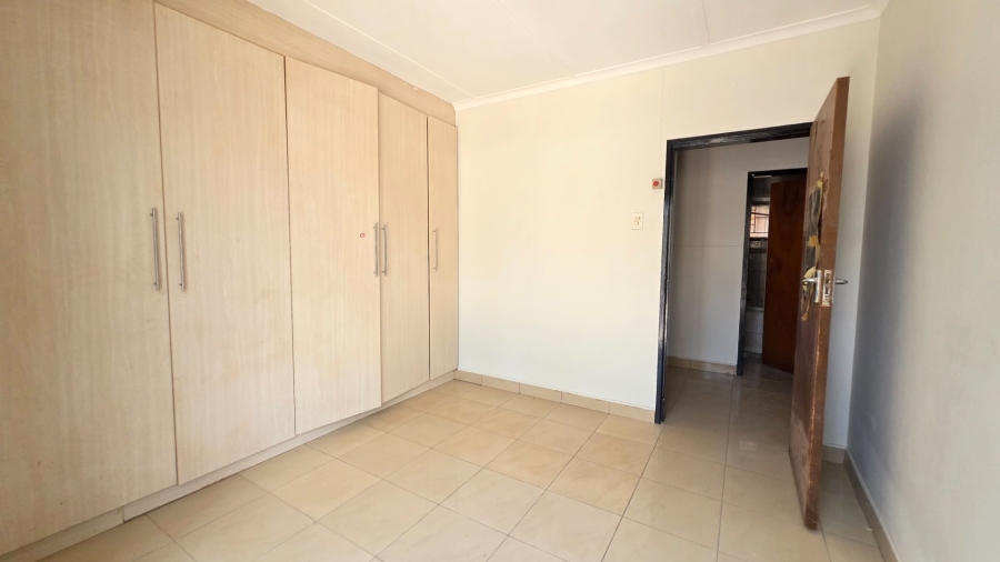 To Let 2 Bedroom Property for Rent in Laudium Gauteng