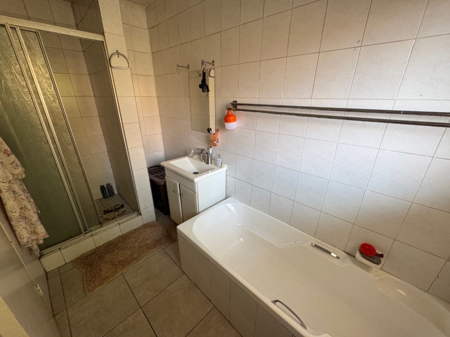 4 Bedroom Property for Sale in Terenure Gauteng