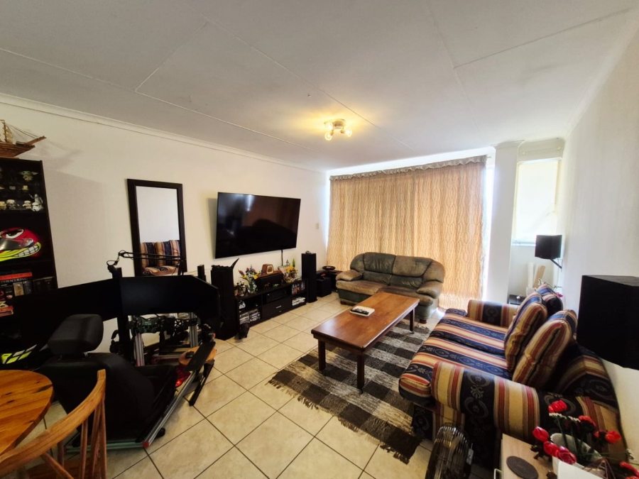 To Let 3 Bedroom Property for Rent in La Montagne Gauteng