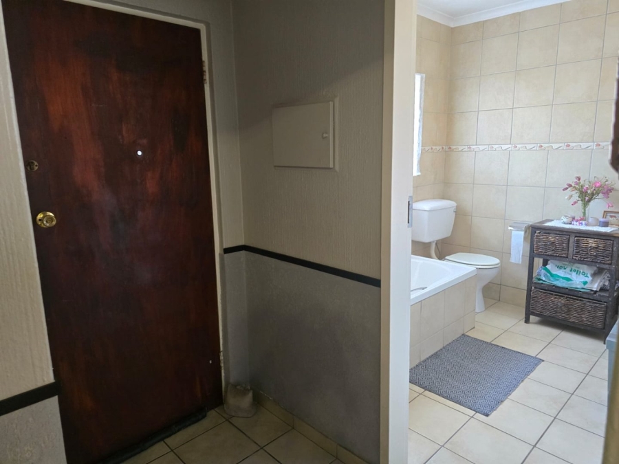 1 Bedroom Property for Sale in Witfield Gauteng