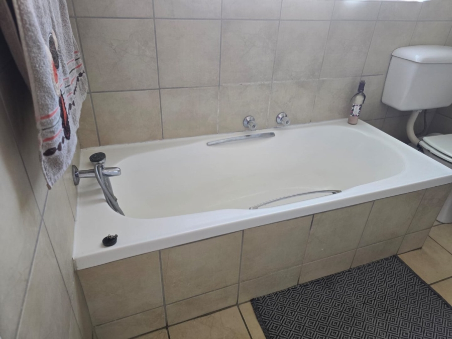 1 Bedroom Property for Sale in Witfield Gauteng