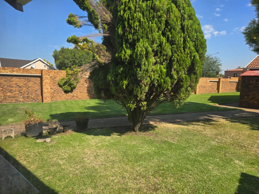 1 Bedroom Property for Sale in Witfield Gauteng