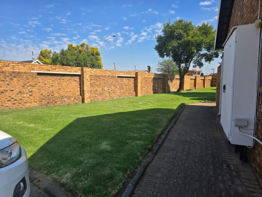 1 Bedroom Property for Sale in Witfield Gauteng