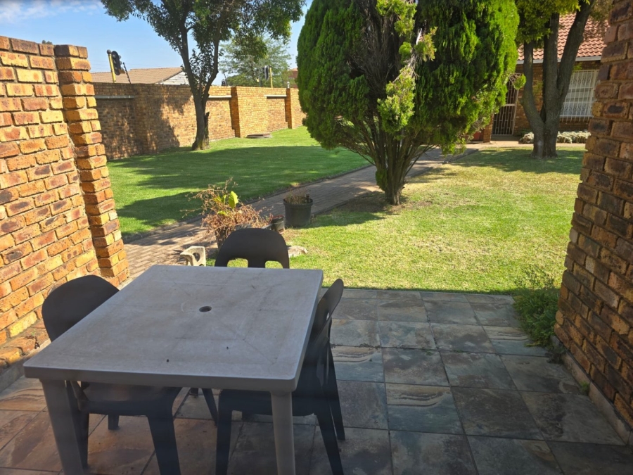 1 Bedroom Property for Sale in Witfield Gauteng