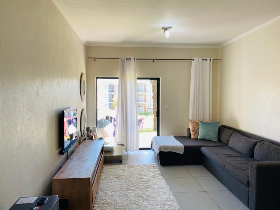 To Let 2 Bedroom Property for Rent in Jackal Creek Golf Estate Gauteng