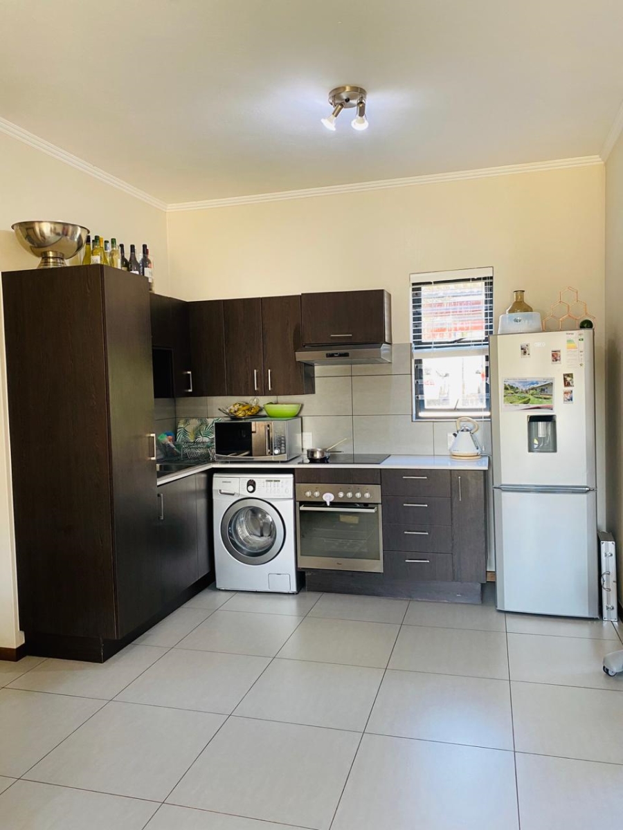 To Let 2 Bedroom Property for Rent in Jackal Creek Golf Estate Gauteng