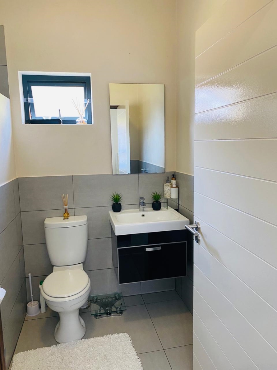 To Let 2 Bedroom Property for Rent in Jackal Creek Golf Estate Gauteng