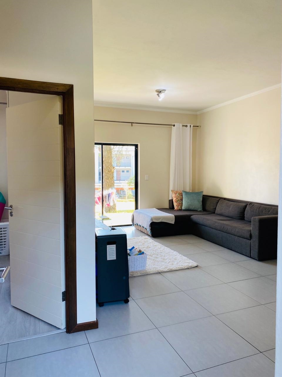 To Let 2 Bedroom Property for Rent in Jackal Creek Golf Estate Gauteng