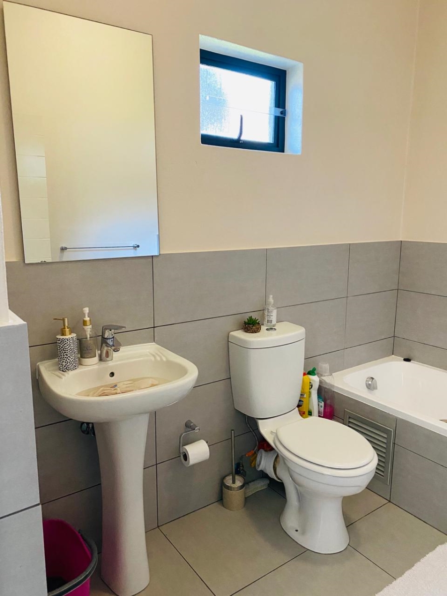 To Let 2 Bedroom Property for Rent in Jackal Creek Golf Estate Gauteng