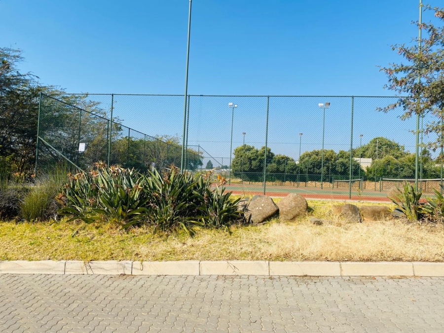 To Let 2 Bedroom Property for Rent in Jackal Creek Golf Estate Gauteng