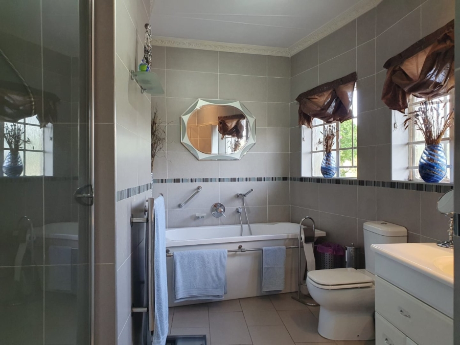 4 Bedroom Property for Sale in Dowerglen Ext 2 Gauteng