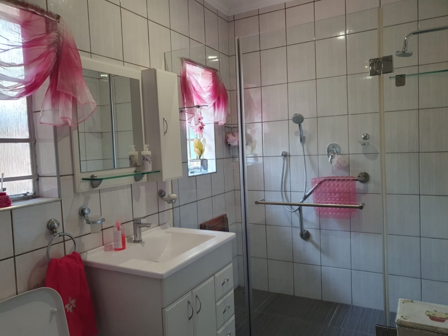 4 Bedroom Property for Sale in Dowerglen Ext 2 Gauteng