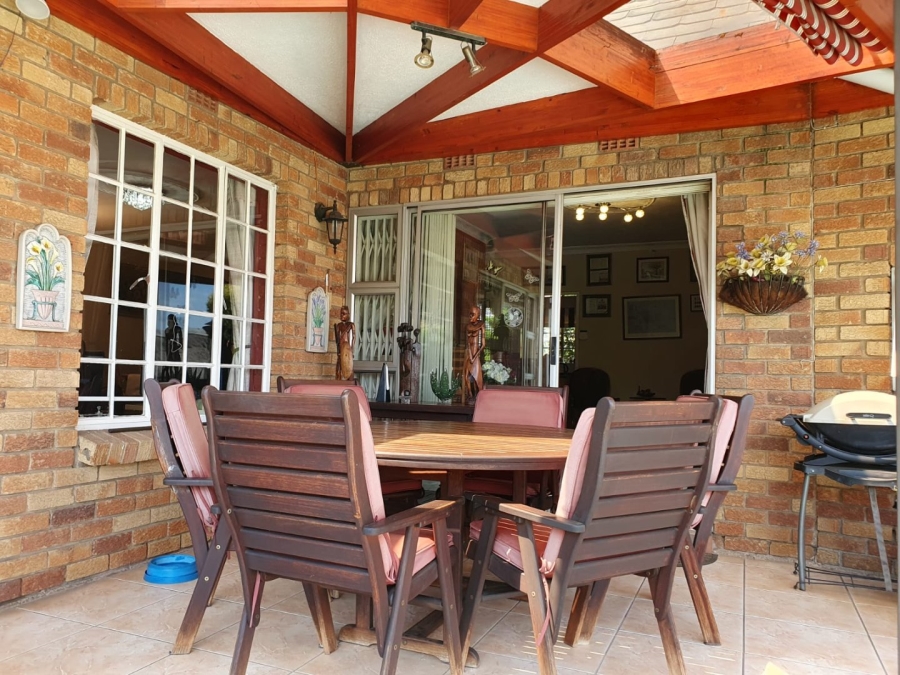 4 Bedroom Property for Sale in Dowerglen Ext 2 Gauteng