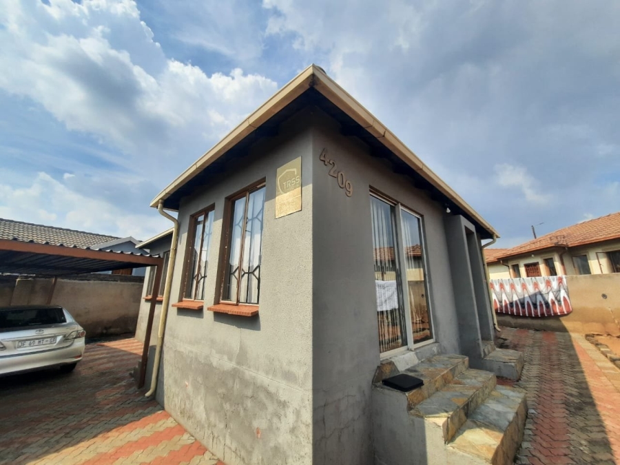 3 Bedroom Property for Sale in Clayville Gauteng