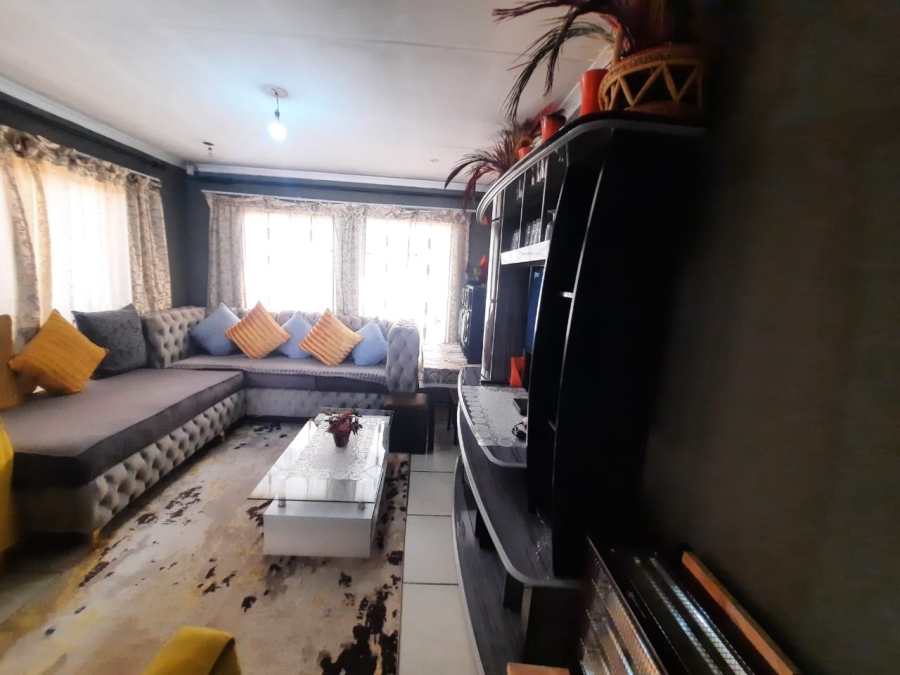 3 Bedroom Property for Sale in Clayville Gauteng