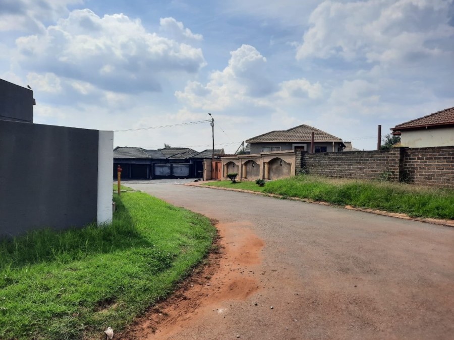 3 Bedroom Property for Sale in Clayville Gauteng