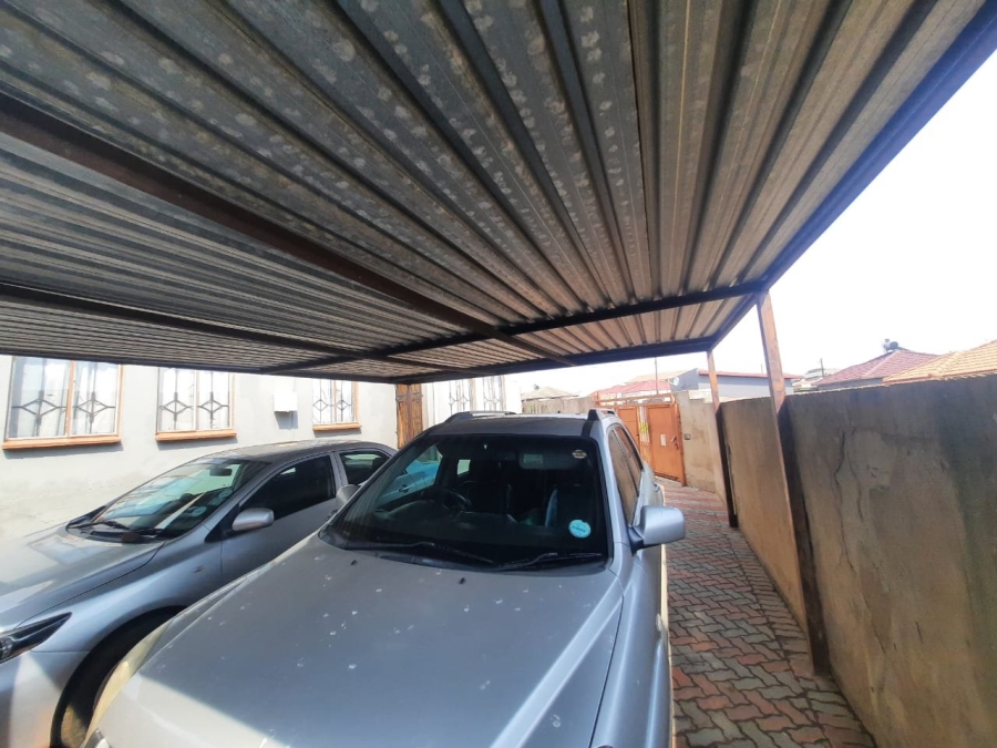 3 Bedroom Property for Sale in Clayville Gauteng