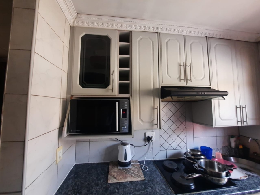 3 Bedroom Property for Sale in Clayville Gauteng