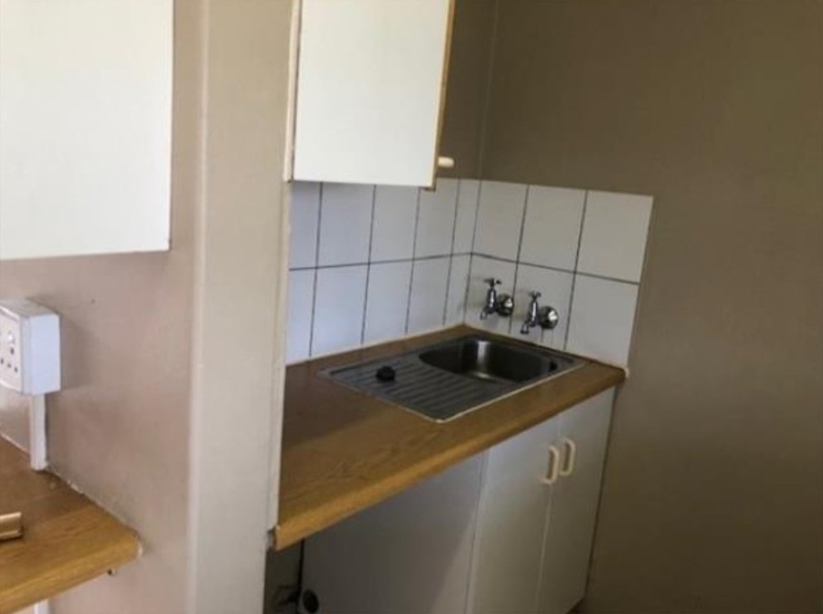 1 Bedroom Property for Sale in Edenvale Central Gauteng
