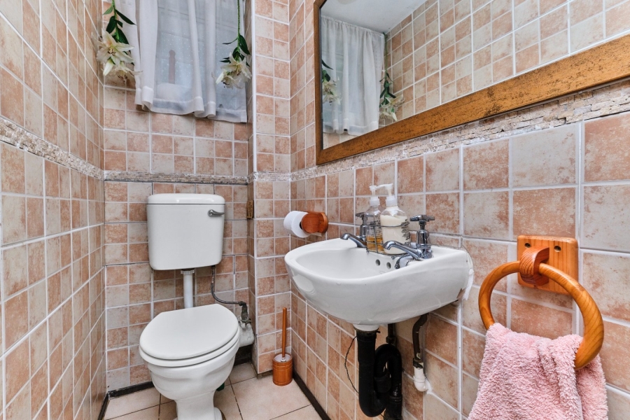 5 Bedroom Property for Sale in Northcliff Gauteng