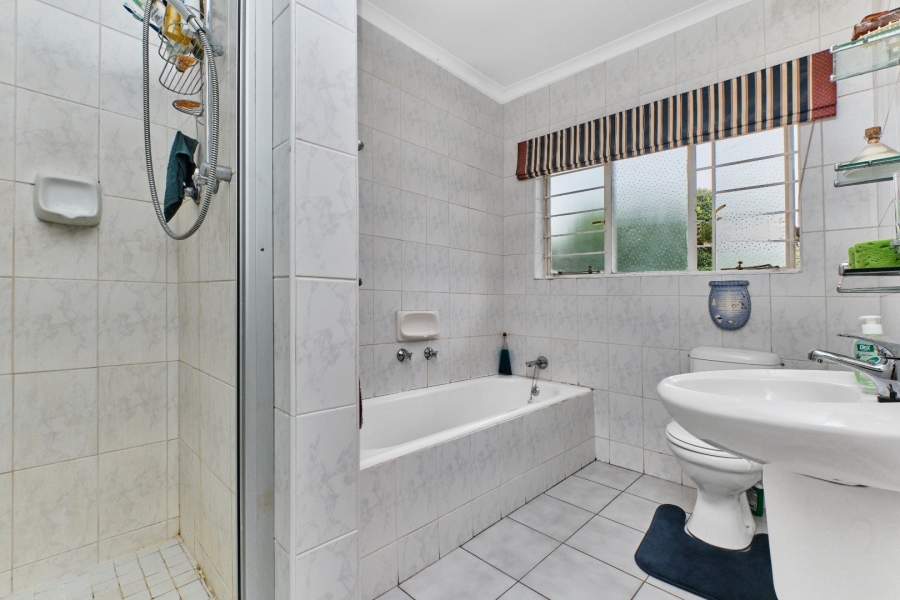 5 Bedroom Property for Sale in Northcliff Gauteng