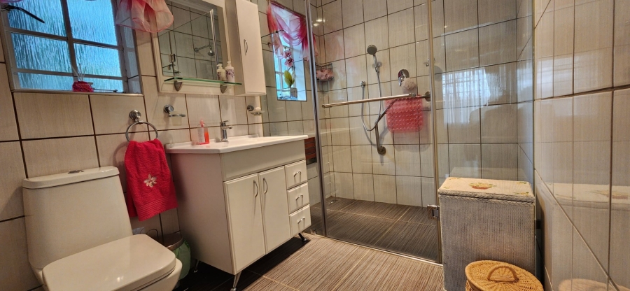 4 Bedroom Property for Sale in Dowerglen Ext 2 Gauteng