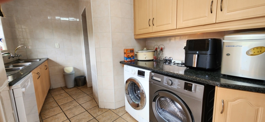 4 Bedroom Property for Sale in Dowerglen Ext 2 Gauteng