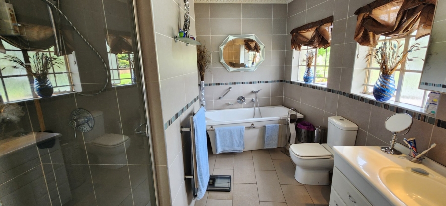 4 Bedroom Property for Sale in Dowerglen Ext 2 Gauteng