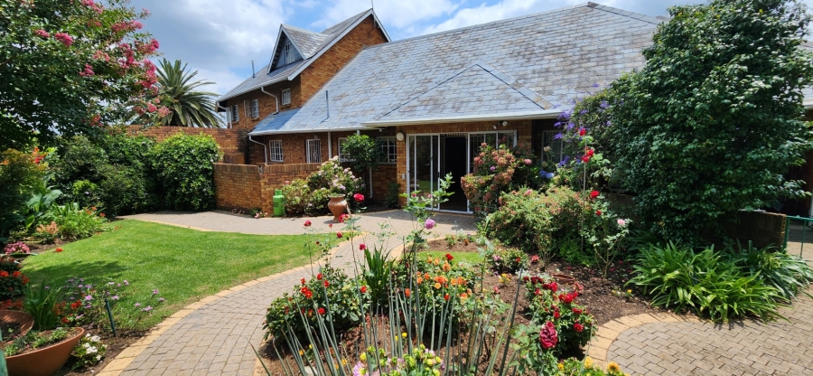 4 Bedroom Property for Sale in Dowerglen Ext 2 Gauteng