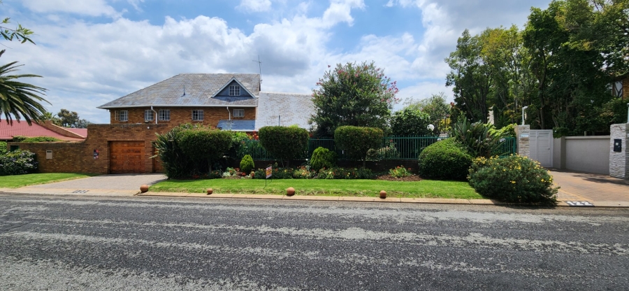 4 Bedroom Property for Sale in Dowerglen Ext 2 Gauteng