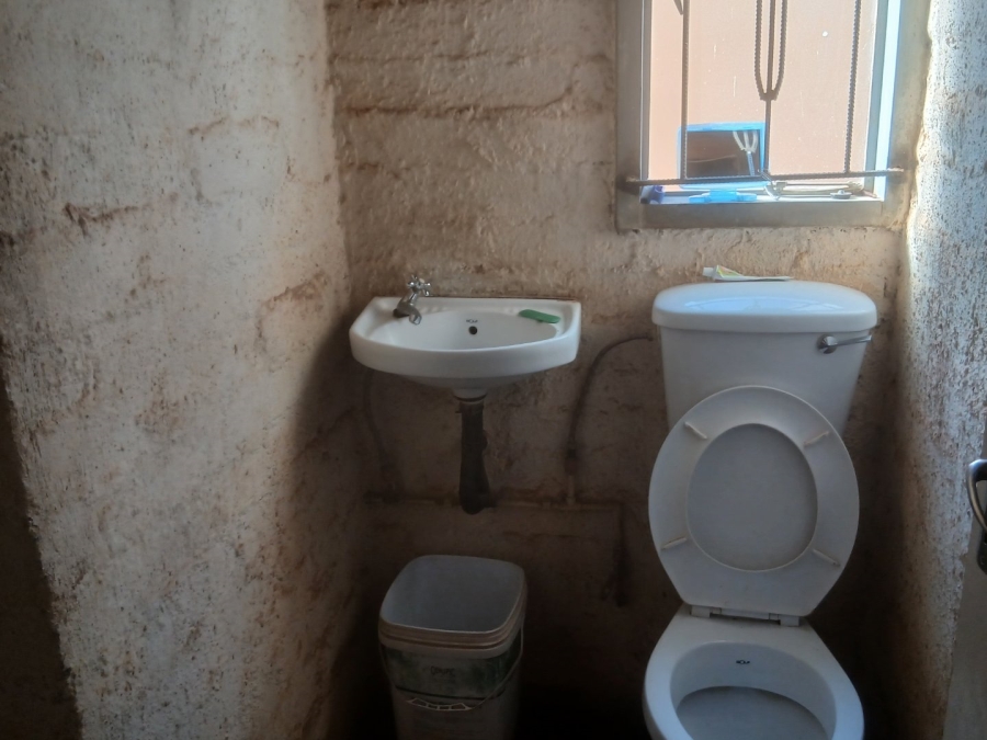  Bedroom Property for Sale in Mohlakeng Gauteng