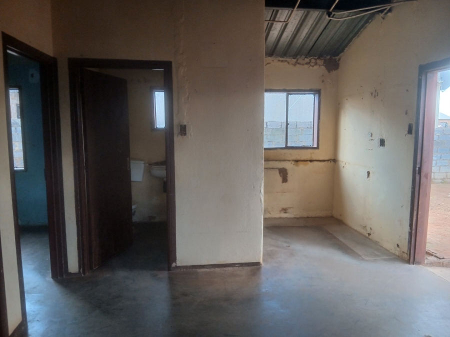  Bedroom Property for Sale in Mohlakeng Gauteng