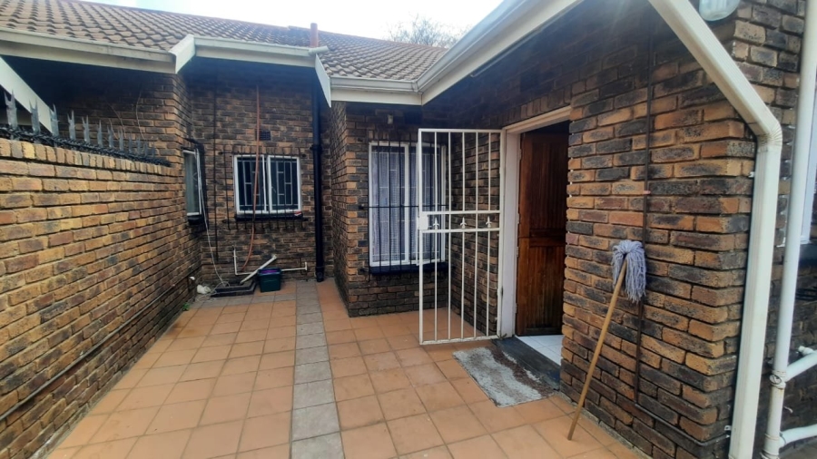 3 Bedroom Property for Sale in Birchleigh North Gauteng
